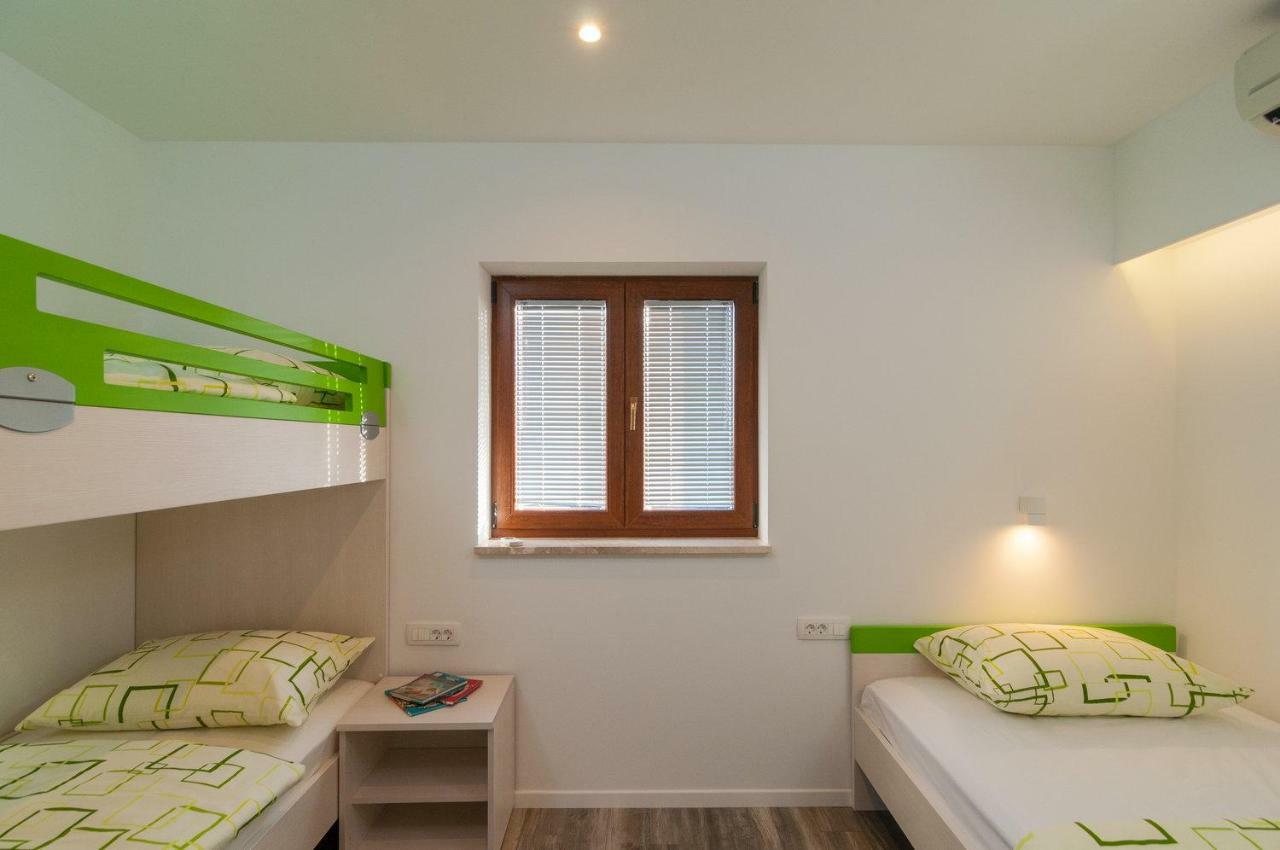 Beautiful Apartment With Private Pool Trogir Luaran gambar