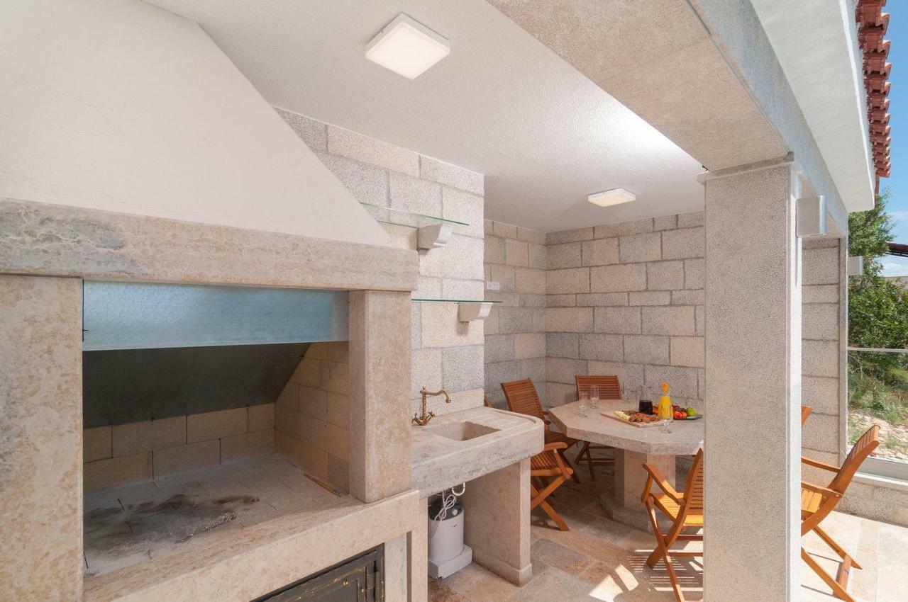 Beautiful Apartment With Private Pool Trogir Luaran gambar