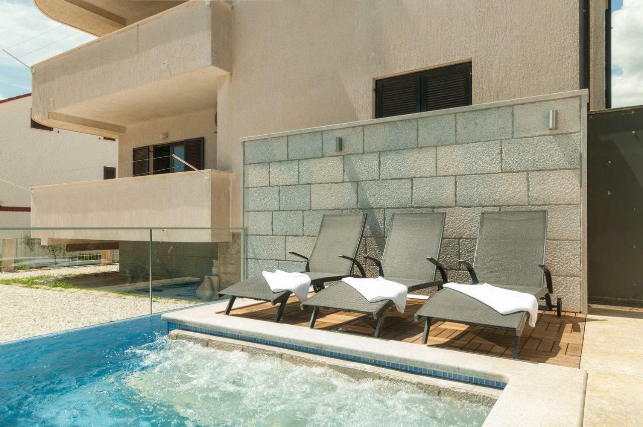 Beautiful Apartment With Private Pool Trogir Luaran gambar