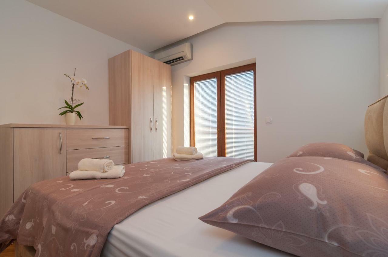 Beautiful Apartment With Private Pool Trogir Luaran gambar